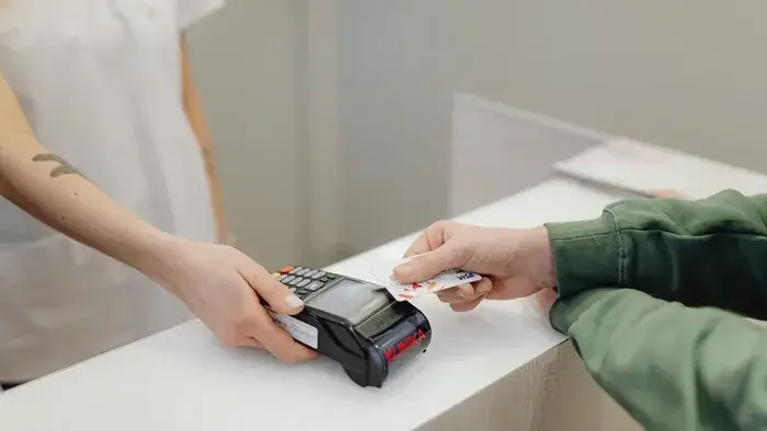 bank customer card payment 700x394 1
