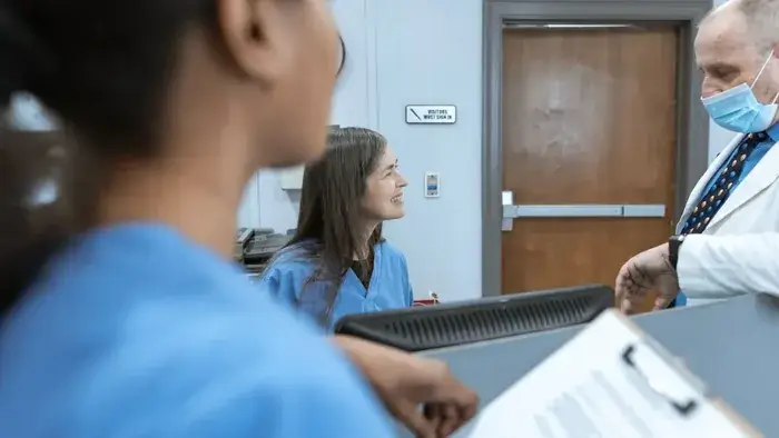 healthcare hospital voip telephony 700x394 1